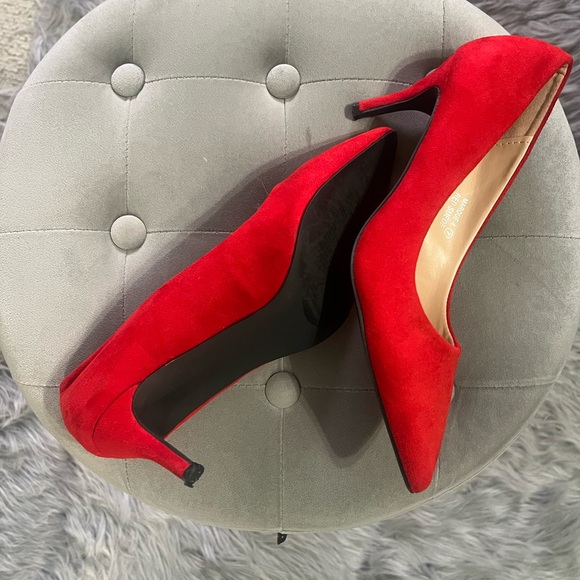 Red Classic Pump Heels - Picture 4 of 8